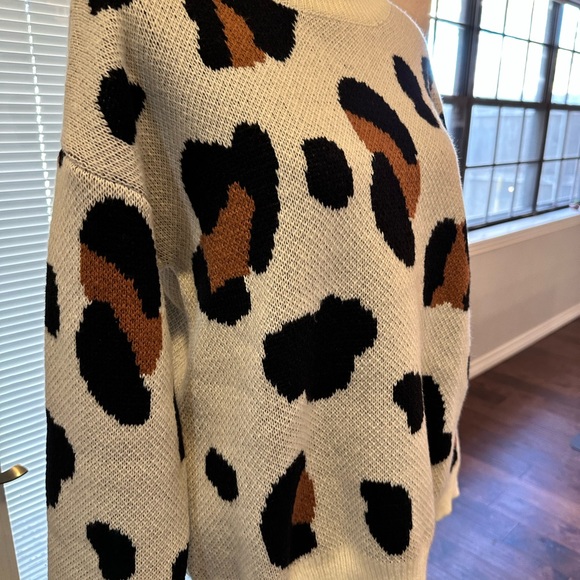 🐆Animal Print Sweater - Picture 3 of 8